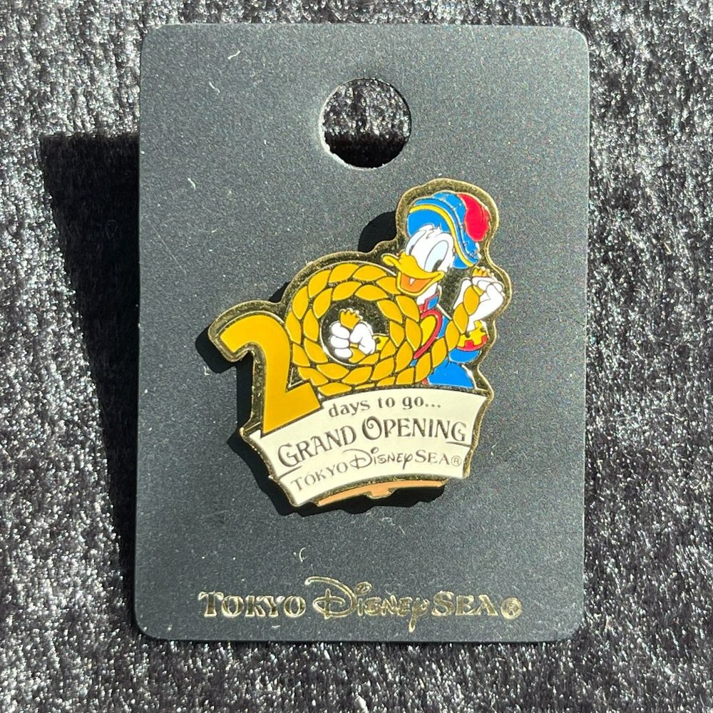 Tokyo DisneySea Grand Opening‎ Countdown Pin Captain Donald